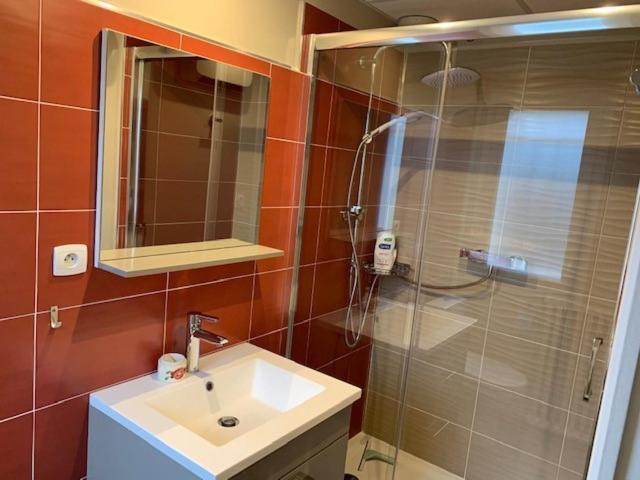 Chambre Independante Chez Particuliers Avec Salle De Bain Privative Anse Exterior foto